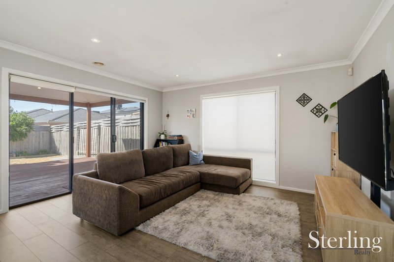 Photo - 5 Terrene Terrace, Point Cook VIC 3030 - Image 8