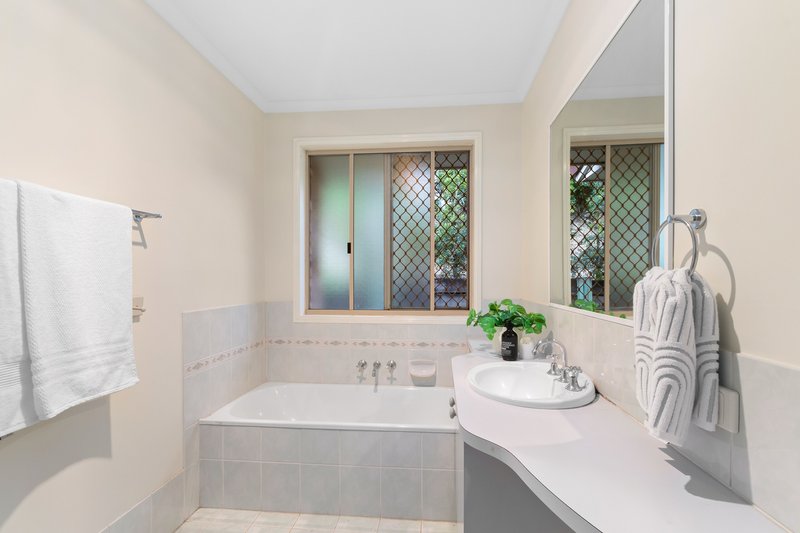 Photo - 5 Teviot Close, Ferny Grove QLD 4055 - Image 11