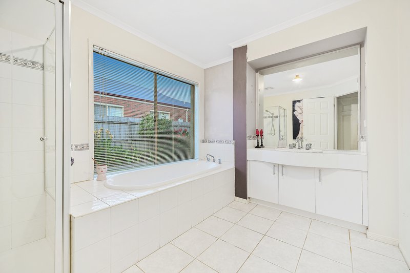 Photo - 5 The Grove, Hampton Park VIC 3976 - Image 21