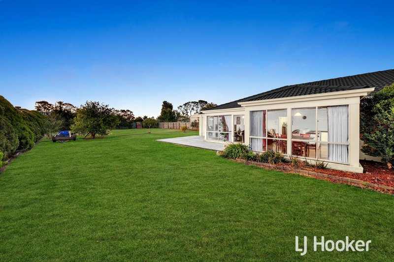 Photo - 5 The Grove, Hampton Park VIC 3976 - Image 24