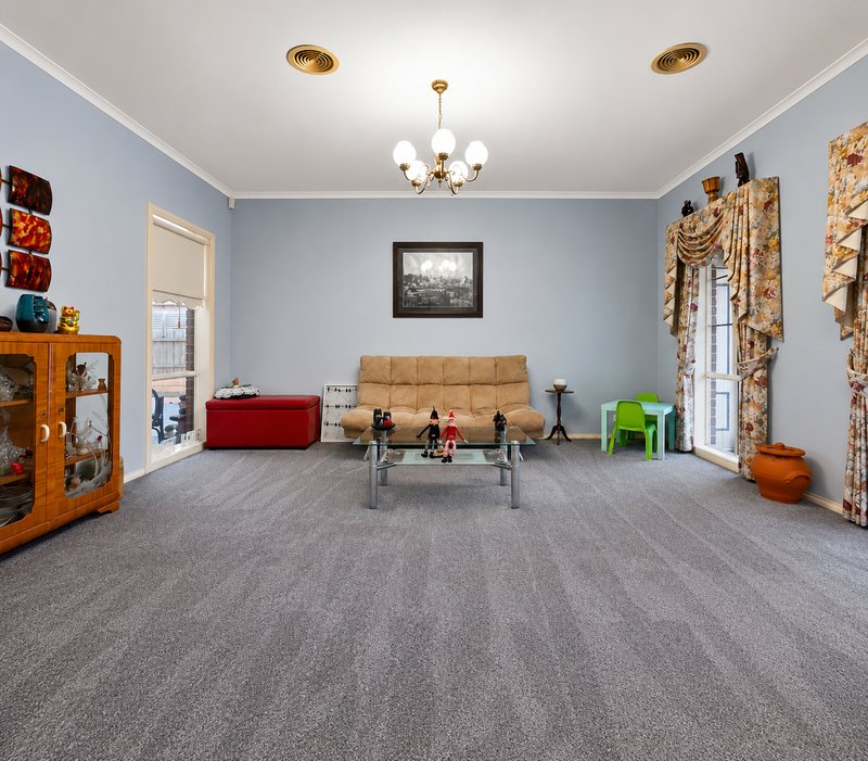 Photo - 5 The Strand , Melton VIC 3337 - Image 2