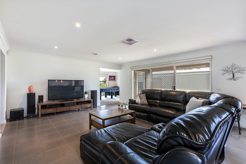 Photo - 5 Thomas Drive, Hopetoun Park VIC 3340 - Image 7