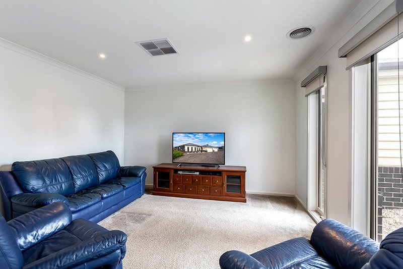 Photo - 5 Thomas Drive, Hopetoun Park VIC 3340 - Image 11