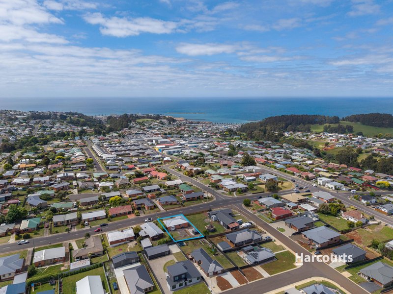 Photo - 5 Thorne Street, Upper Burnie TAS 7320 - Image 10