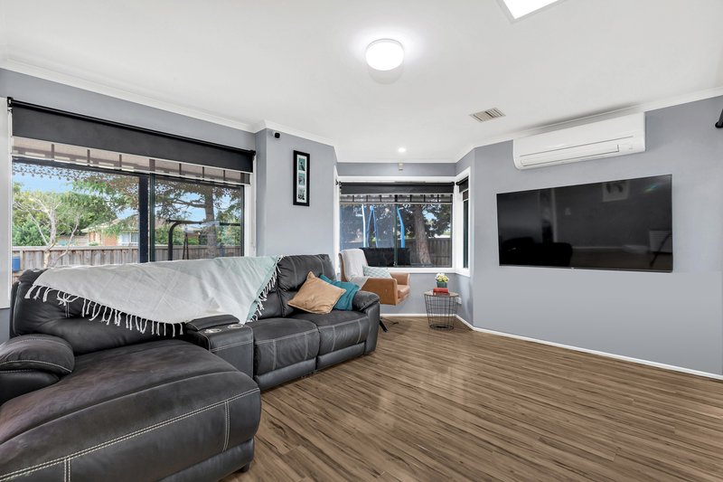 Photo - 5 Thoroughbred Avenue, Werribee VIC 3030 - Image 4