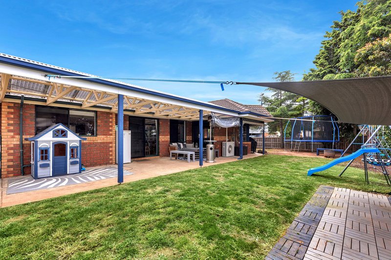 Photo - 5 Thoroughbred Avenue, Werribee VIC 3030 - Image 11