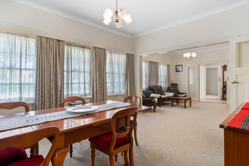 Photo - 5 Throsby Crescent, Narrabundah ACT 2604 - Image 5