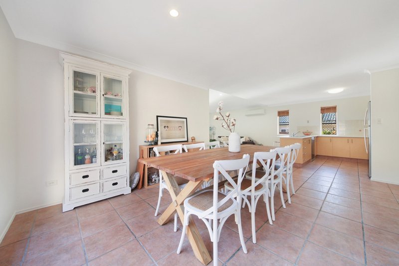 Photo - 5 Tiarnna Close, Burleigh Heads QLD 4220 - Image 3