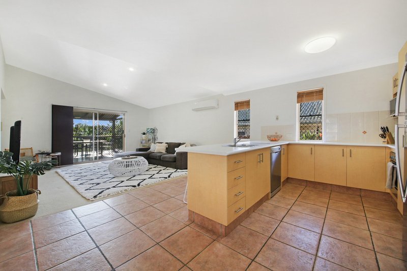 Photo - 5 Tiarnna Close, Burleigh Heads QLD 4220 - Image 9