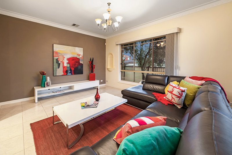 Photo - 5 Tiffany Crescent, Roxburgh Park VIC 3064 - Image 6