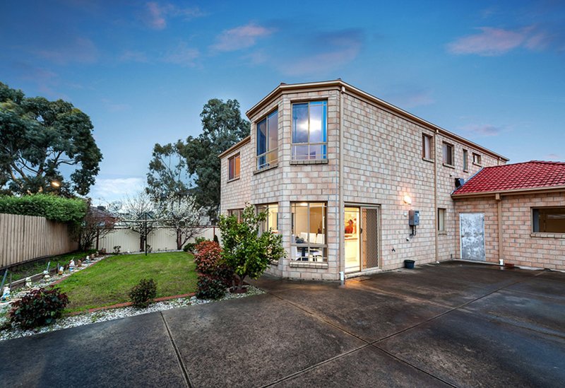 Photo - 5 Tiffany Crescent, Roxburgh Park VIC 3064 - Image 14