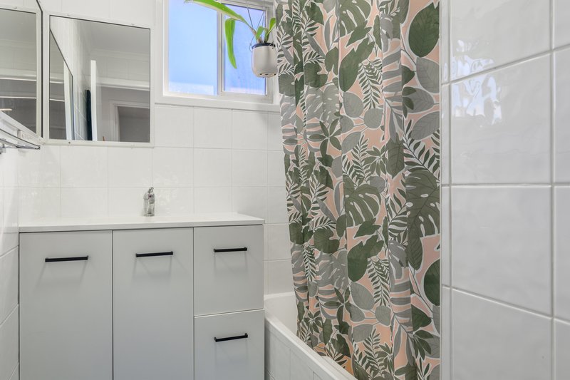 Photo - 5 Tigalee Court, Kin Kora QLD 4680 - Image 9