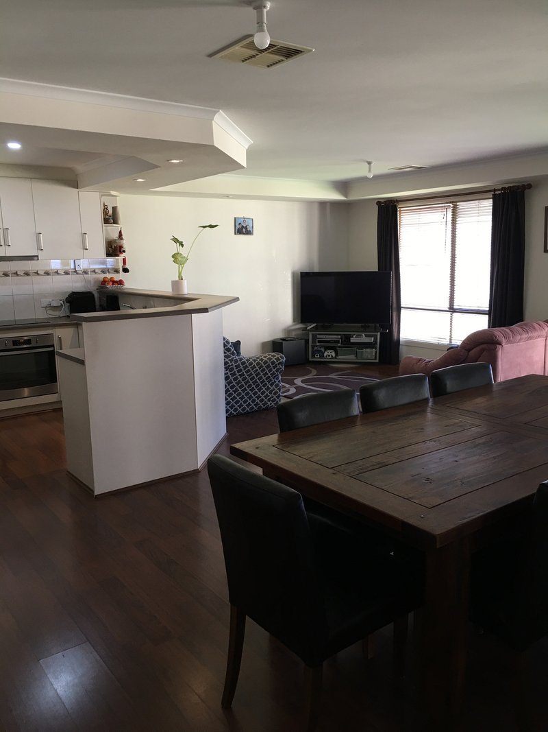 Photo - 5 Tiliqua Crescent, Roxby Downs SA 5725 - Image 5