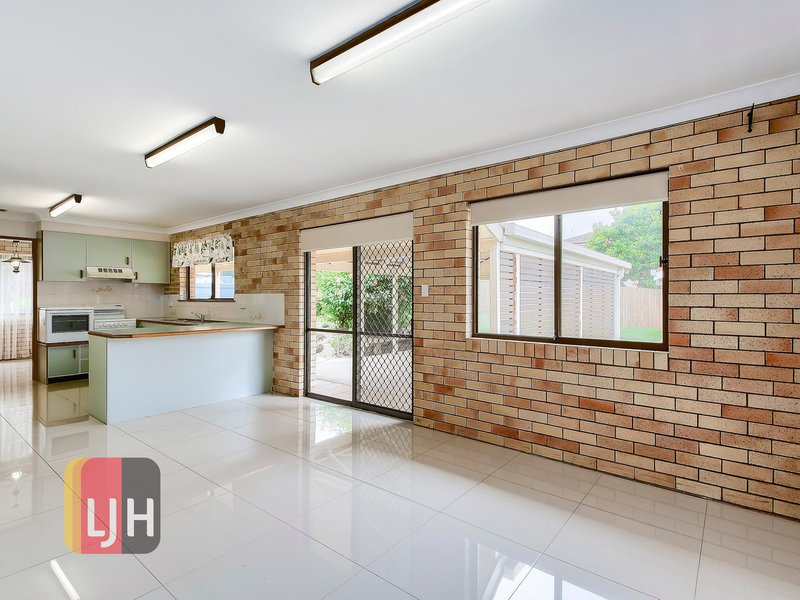 Photo - 5 Tintara Street, Carseldine QLD 4034 - Image 4