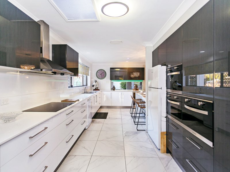 Photo - 5 Todman Drive, Mudgeeraba QLD 4213 - Image 3