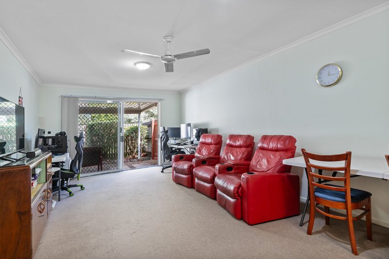 Photo - 5 Torcasio Court, Brendale QLD 4500 - Image 2