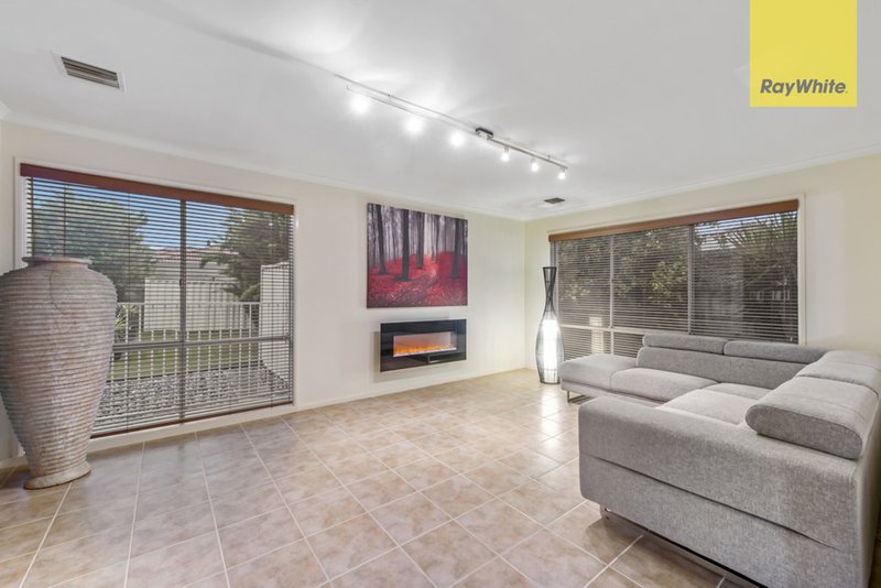 Photo - 5 Treasury Place, Taylors Hill VIC 3037 - Image 5