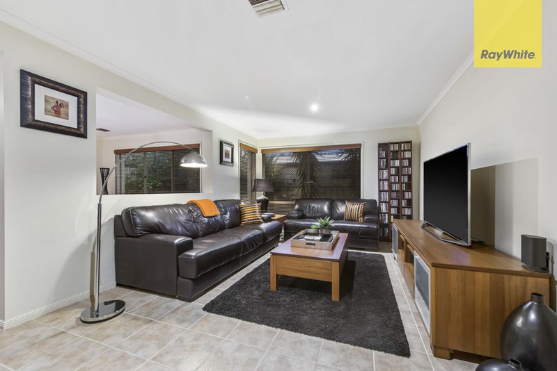 Photo - 5 Treasury Place, Taylors Hill VIC 3037 - Image 6