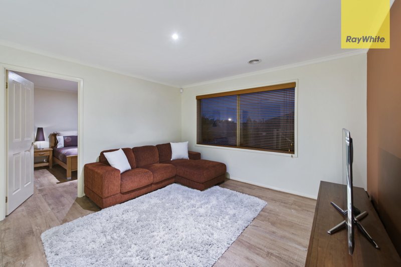 Photo - 5 Treasury Place, Taylors Hill VIC 3037 - Image 7