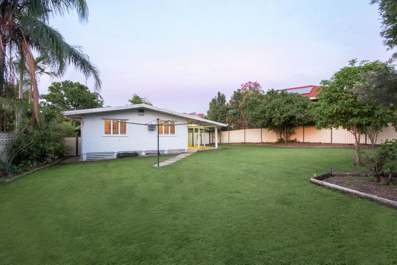 Photo - 5 Trevor Street, Keperra QLD 4054 - Image 14