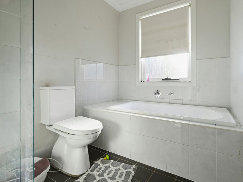 Photo - 5 Trickett Street, Minto NSW 2566 - Image 13