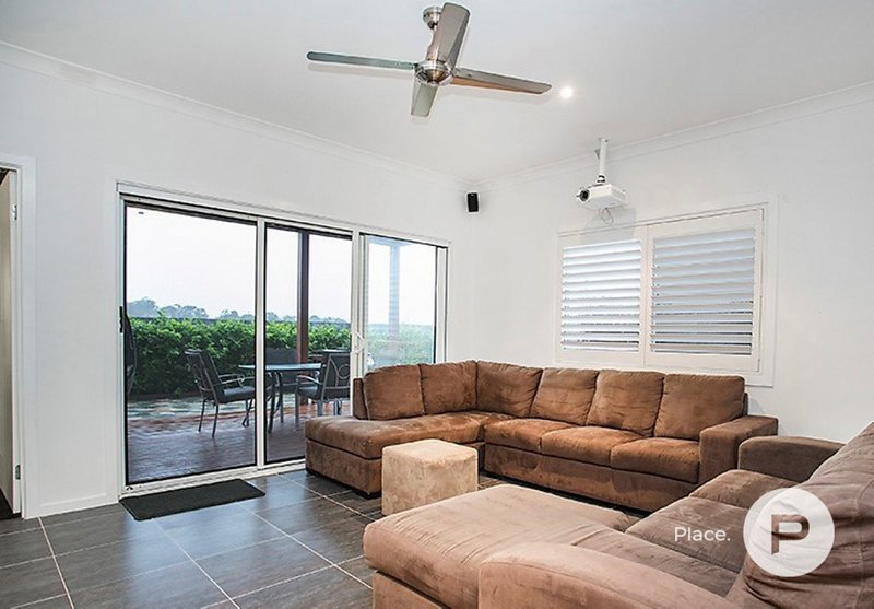 Photo - 5 Tristania Road, Kenmore QLD 4069 - Image 22