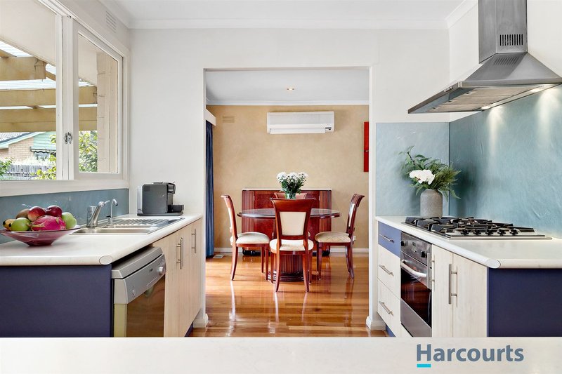 Photo - 5 Tristram Court, Glen Waverley VIC 3150 - Image 3