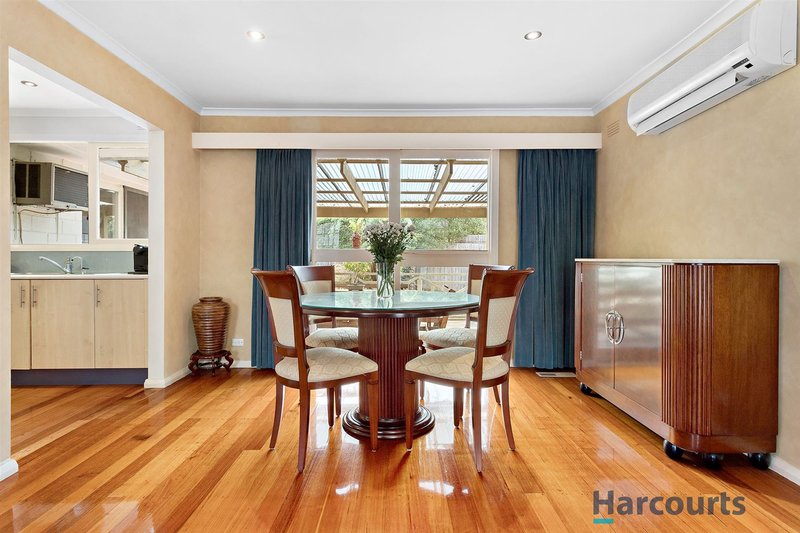 Photo - 5 Tristram Court, Glen Waverley VIC 3150 - Image 4