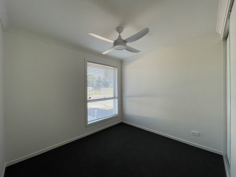 Photo - 5 Tsouris Way, Munno Para West SA 5115 - Image 2