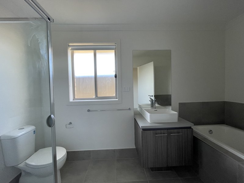Photo - 5 Tsouris Way, Munno Para West SA 5115 - Image 4