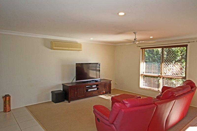 Photo - 5 Tudor Court, Beerwah QLD 4519 - Image 5