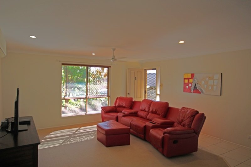 Photo - 5 Tudor Court, Beerwah QLD 4519 - Image 6