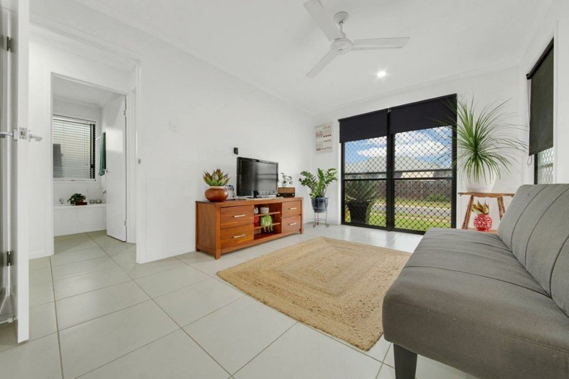 Photo - 5 Tulipwood Circuit, Boyne Island QLD 4680 - Image 6