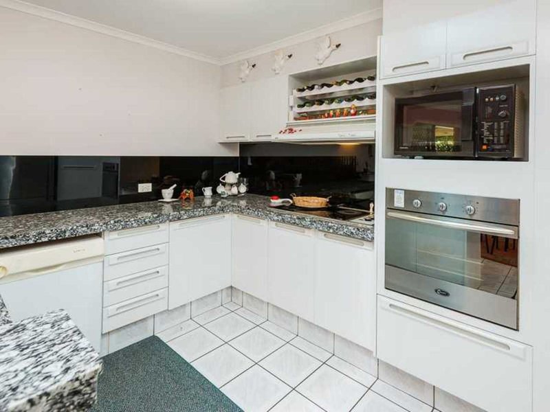 Photo - 5 Tullamarine Dr , Robina QLD 4226 - Image 6