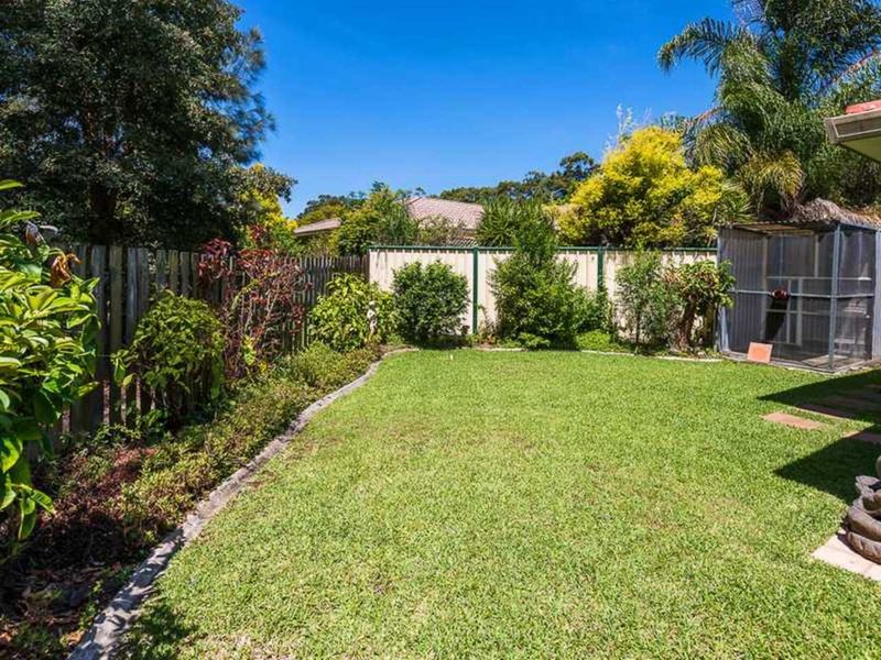 Photo - 5 Tullamarine Dr , Robina QLD 4226 - Image 8