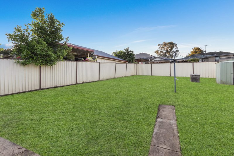 Photo - 5 Tumut Place, Busby NSW 2168 - Image 11