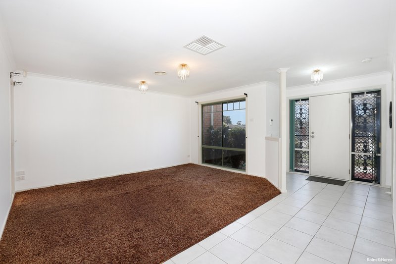 Photo - 5 Turano Court, Roxburgh Park VIC 3064 - Image 2