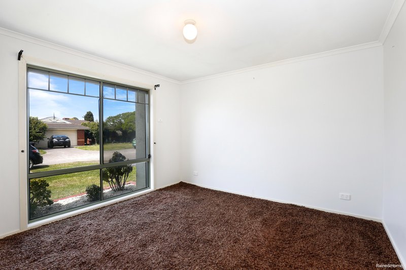 Photo - 5 Turano Court, Roxburgh Park VIC 3064 - Image 9