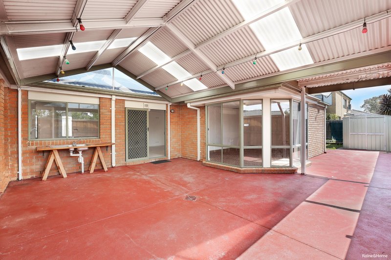 Photo - 5 Turano Court, Roxburgh Park VIC 3064 - Image 14