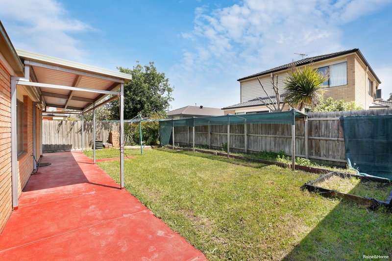 Photo - 5 Turano Court, Roxburgh Park VIC 3064 - Image 15