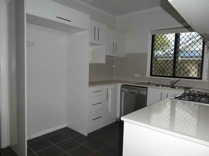 Photo - 5 Turquoise Street, , Holland Park QLD 4121 - Image 5