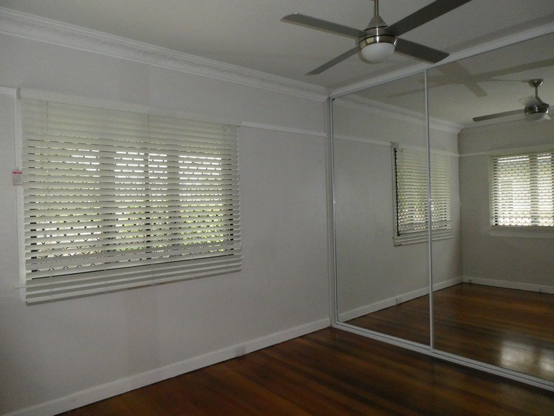 Photo - 5 Turquoise Street, , Holland Park QLD 4121 - Image 6