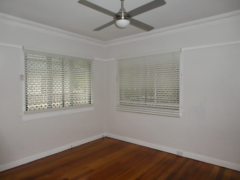 Photo - 5 Turquoise Street, , Holland Park QLD 4121 - Image 7