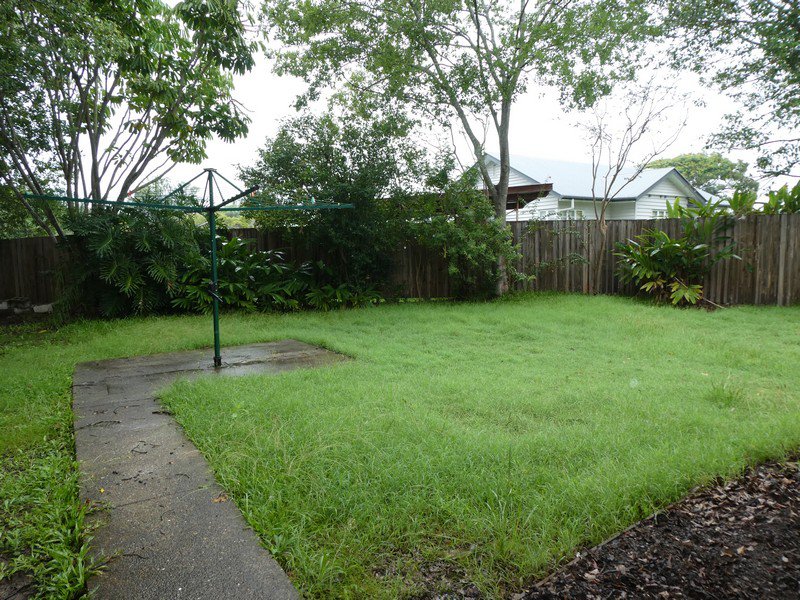 Photo - 5 Turquoise Street, , Holland Park QLD 4121 - Image 12