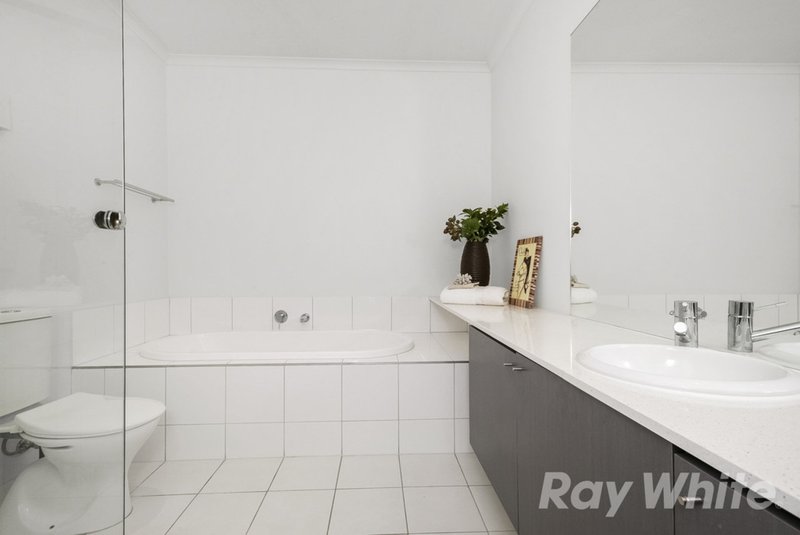 Photo - 5 Tusmore Place, Mulgrave VIC 3170 - Image 9