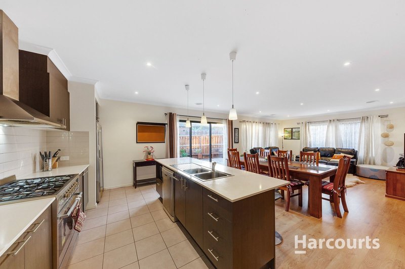 Photo - 5 Twain Way, Fraser Rise VIC 3336 - Image 4