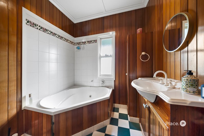 Photo - 5 Twelfth Avenue, Kedron QLD 4031 - Image 7
