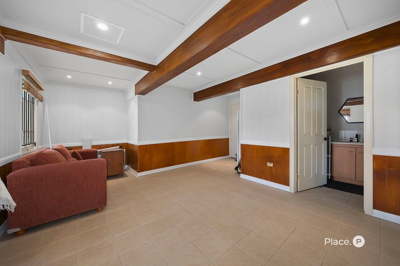 Photo - 5 Twelfth Avenue, Kedron QLD 4031 - Image 12