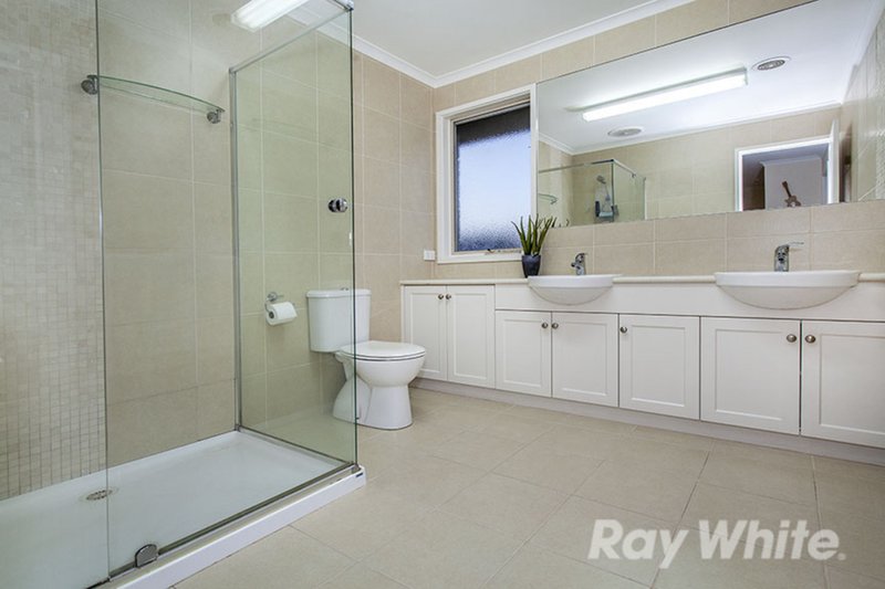 Photo - 5 Tyrone Court, Wheelers Hill VIC 3150 - Image 10