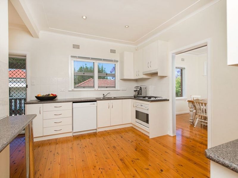 Photo - 5 Ula Crescent, Baulkham Hills NSW 2153 - Image 4